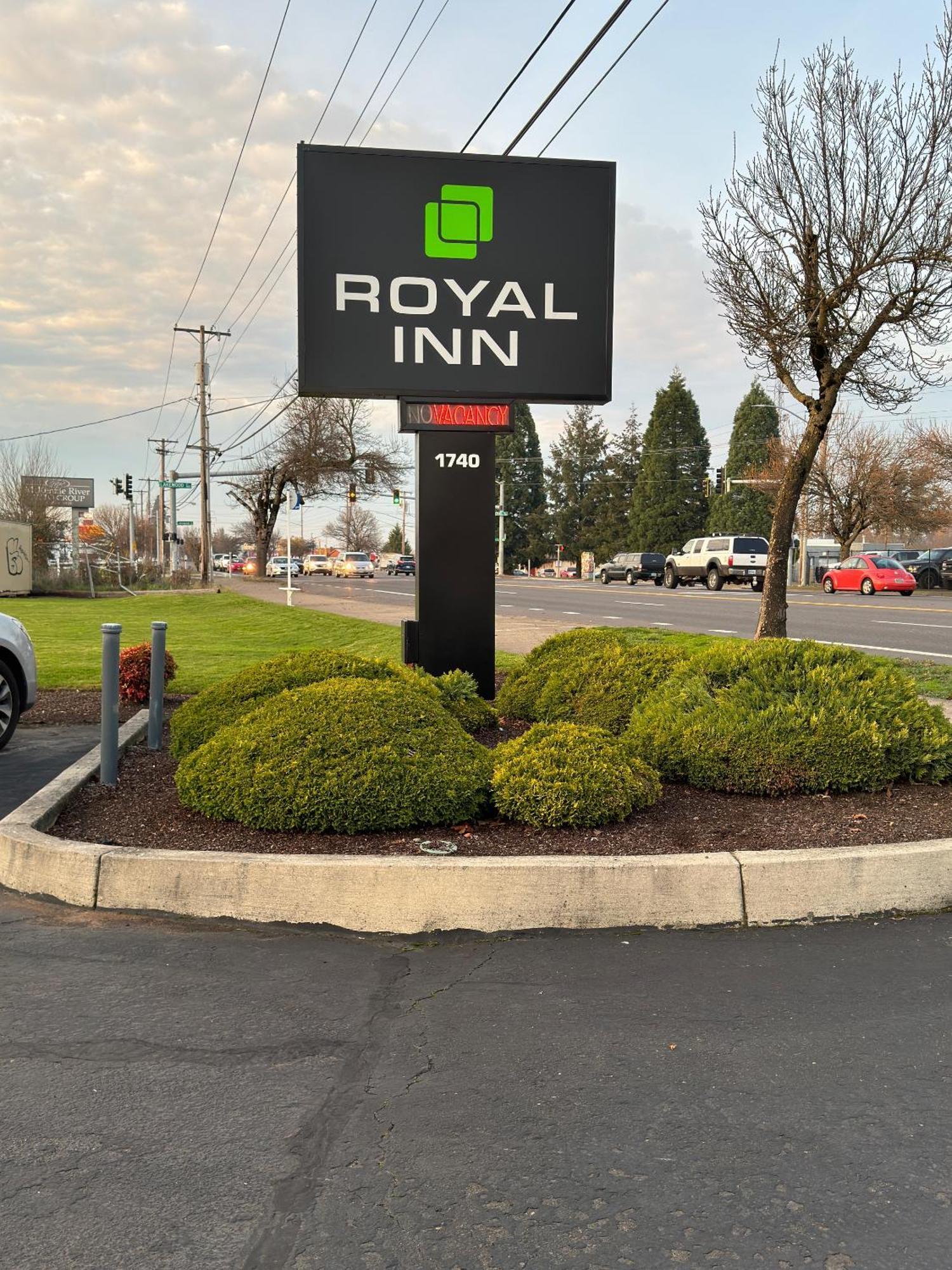 Royal Inn Eugene- Airport Exterior photo